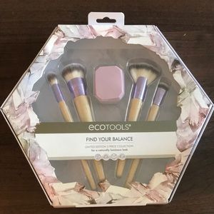 NIB 5 piece purple and bamboo EcoTools brushes